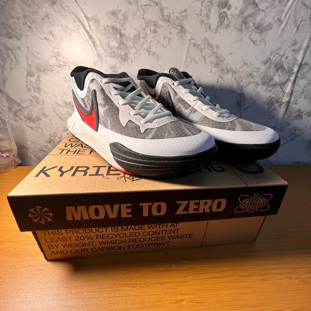 Nike Kyrie 8 GO Low University DQ8077-100 Basketball Shoes Youth Kids Size 4 Y